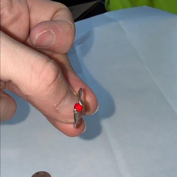 Source Unknown Silver Ring with Vibrant Red Stone - Picture 3 of 3